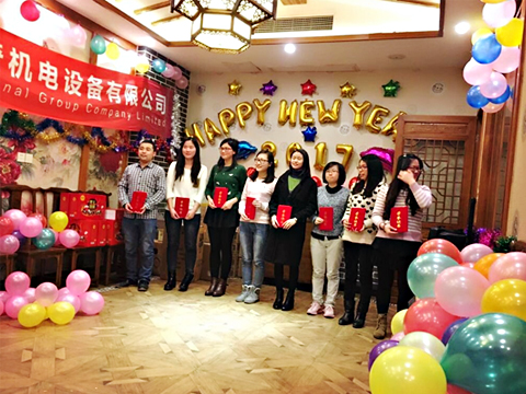 上海彩斯獲獎(jiǎng)員工合影